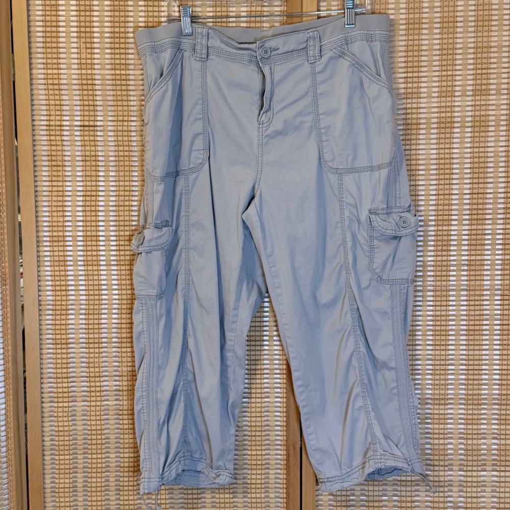 Style & Co Womens Cargo Capri Pants Light Gray Khaki Cropped Size 14W Pockets